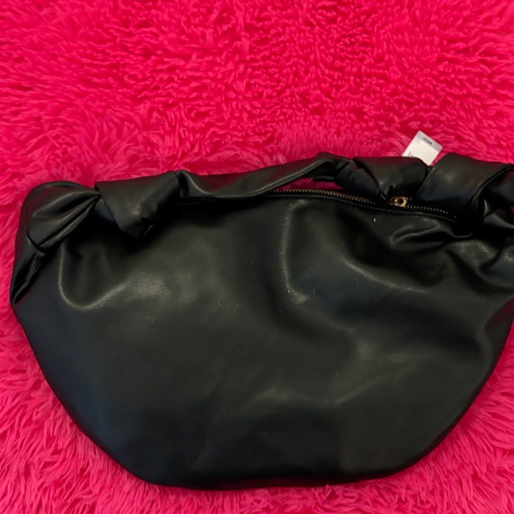 Express Chic Black Shoulder Bag